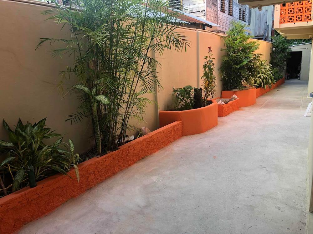 The Bakadeer Inn Belize City Dış mekan fotoğraf